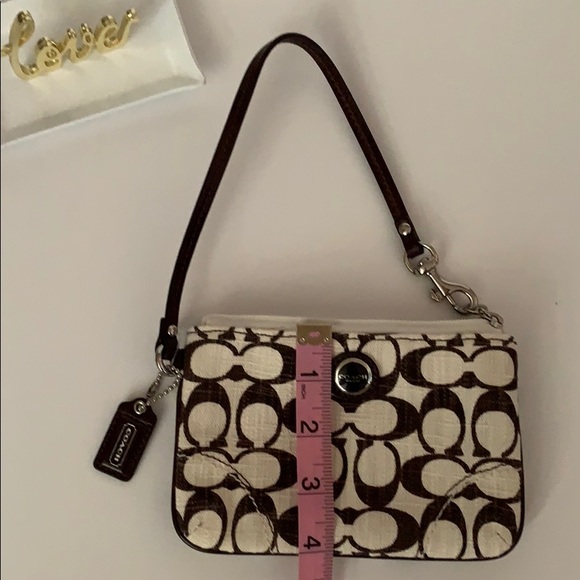 Coach | Wristlet - Picture 6 of 6